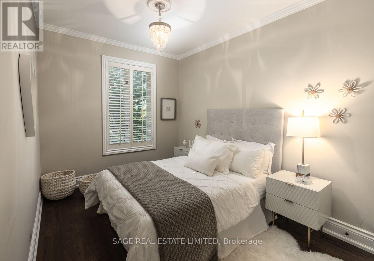41 Chicora Avenue, Toronto, ON photo 18
