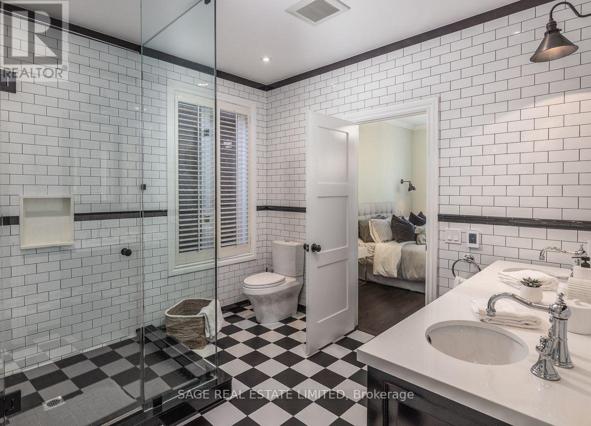 41 Chicora Avenue, Toronto, ON photo 19