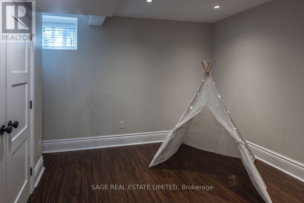 41 Chicora Avenue, Toronto, ON photo 35