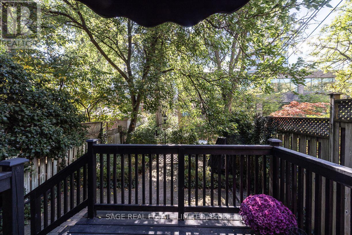 41 Chicora Avenue, Toronto, ON photo 36