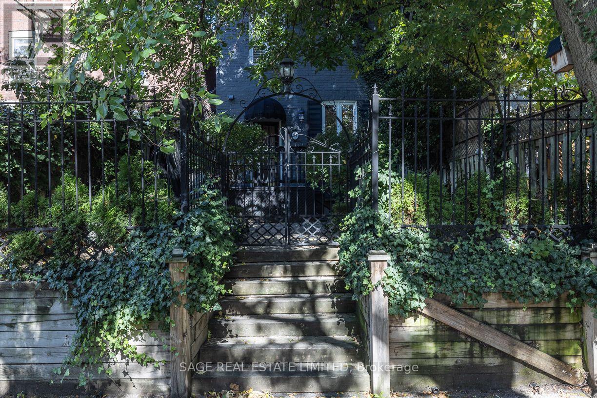 41 Chicora Avenue, Toronto, ON photo 41