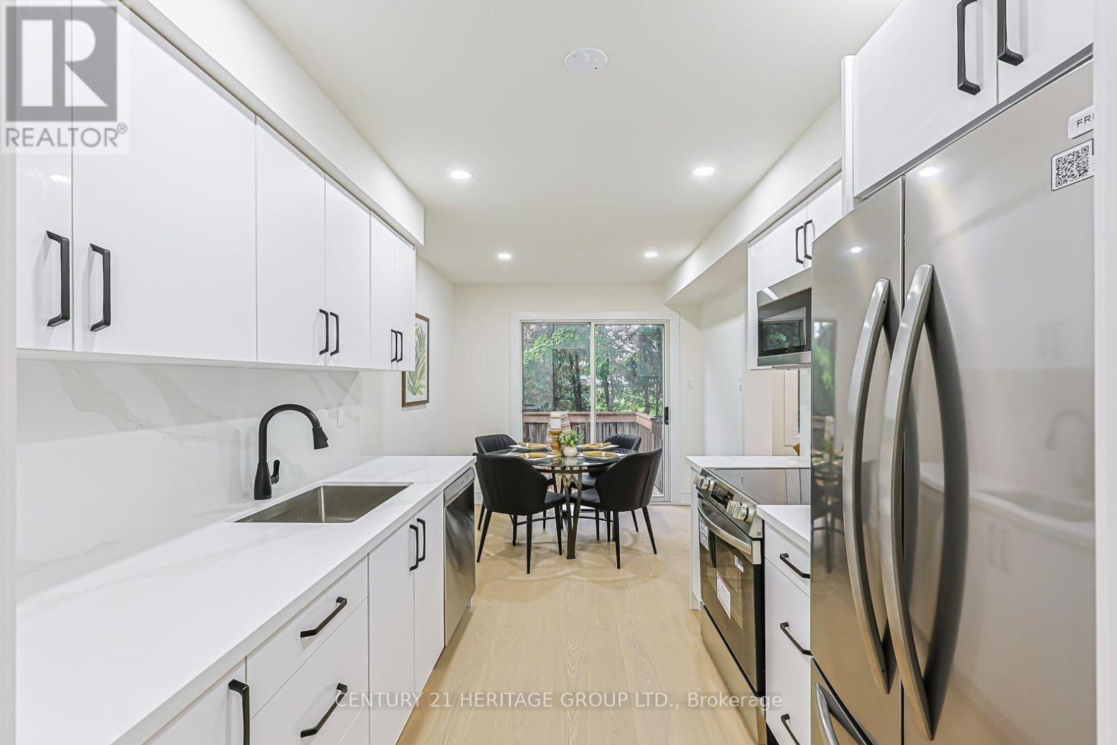 9- 766 Caradonna Crescent, Newmarket, ON photo 8