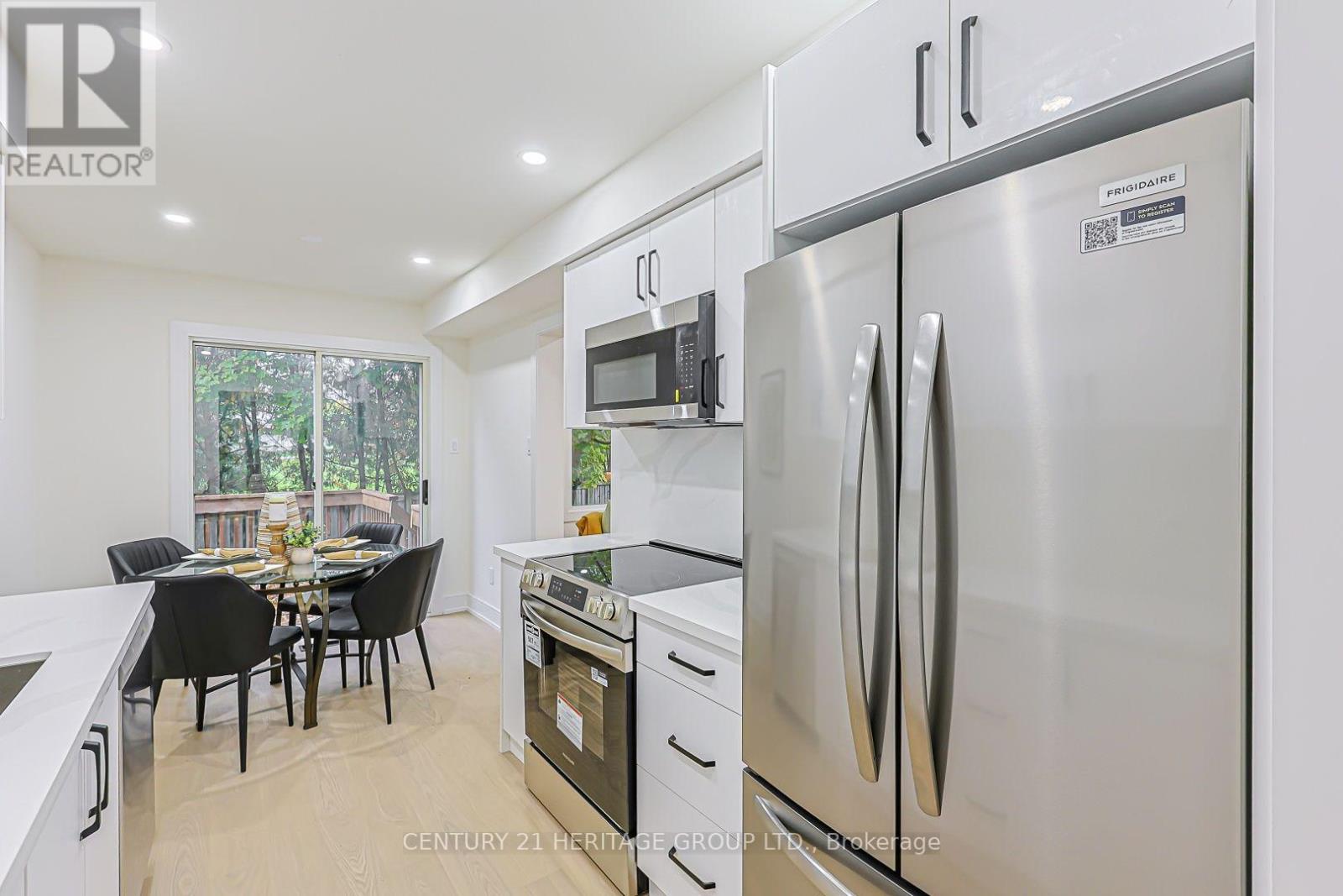 9- 766 Caradonna Crescent, Newmarket, ON photo 9
