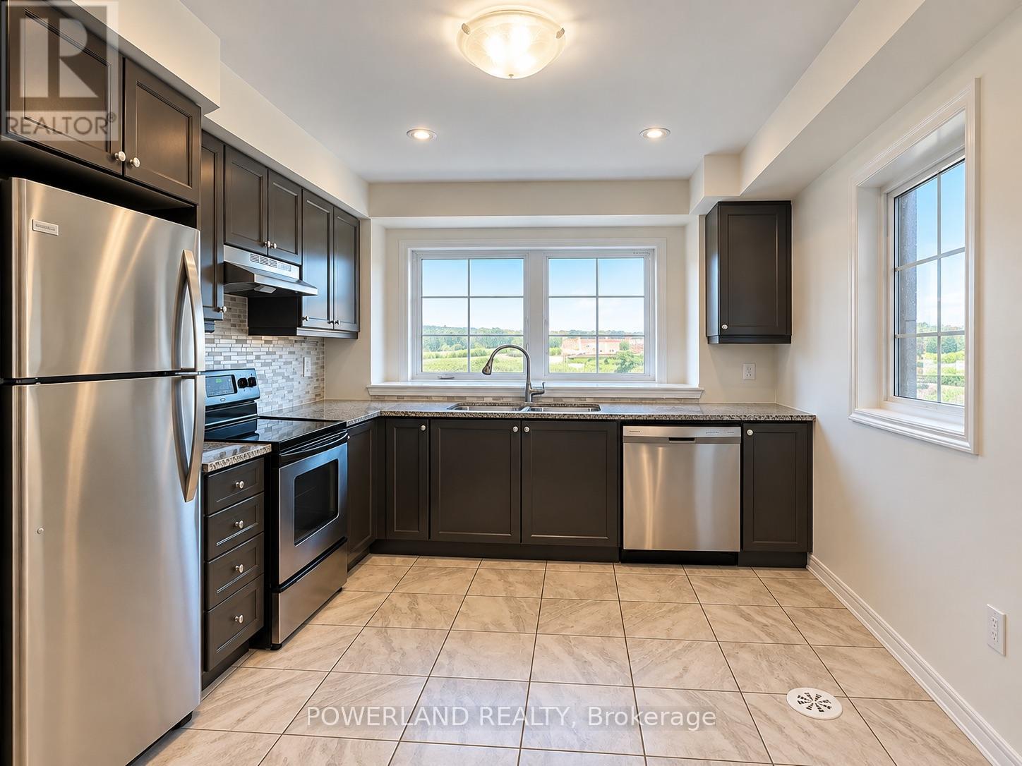 77 Mcalister Avenue, Richmond Hill, ON photo 6