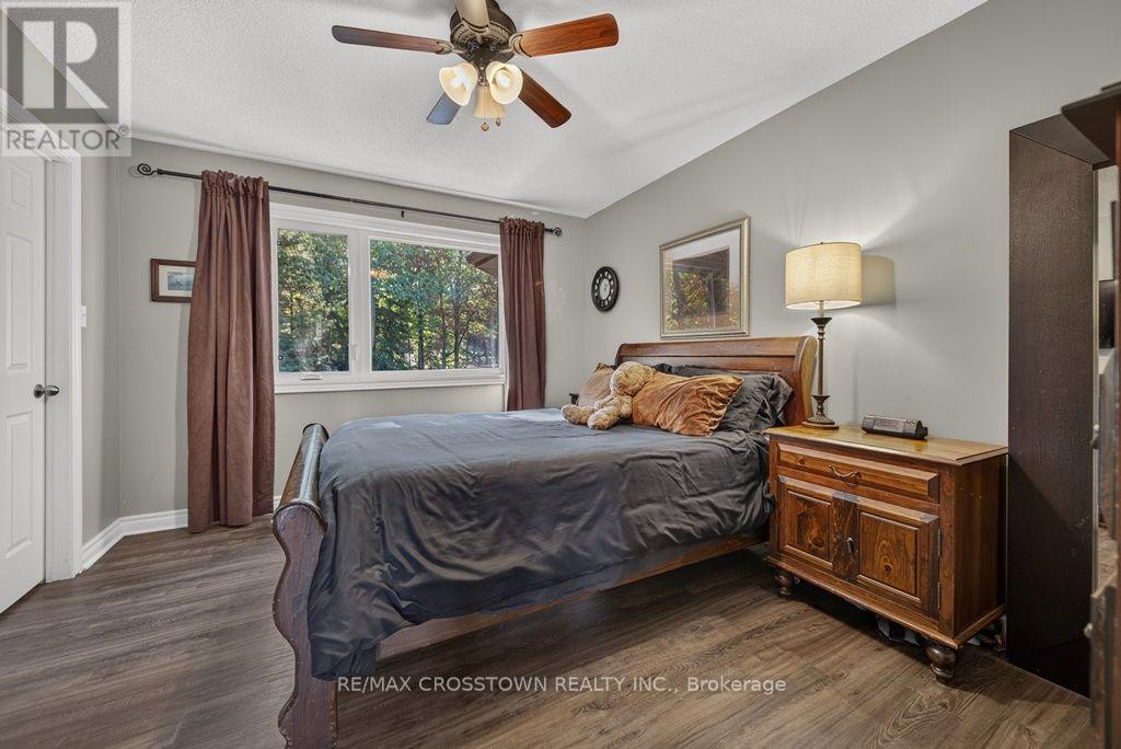 29 Brennan Avenue, Barrie, ON photo 13