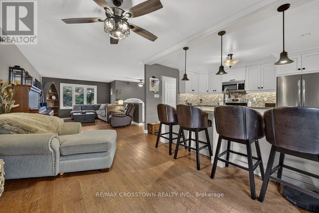 29 Brennan Avenue, Barrie, ON photo 7