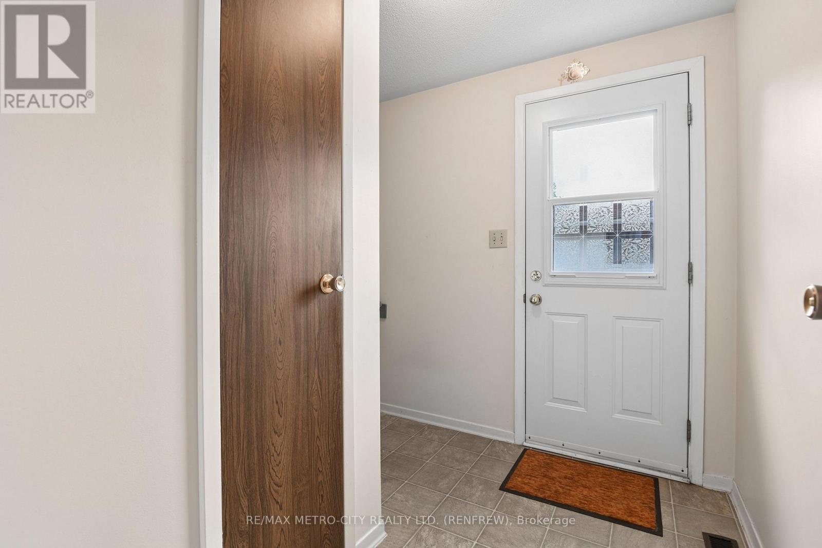 583 KING STREET - 24