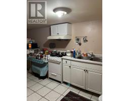 Bsmt - 746 Lansdowne Avenue, Toronto, ON M6H3Y8 Photo 13