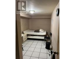 Bsmt - 746 Lansdowne Avenue, Toronto, ON M6H3Y8 Photo 9
