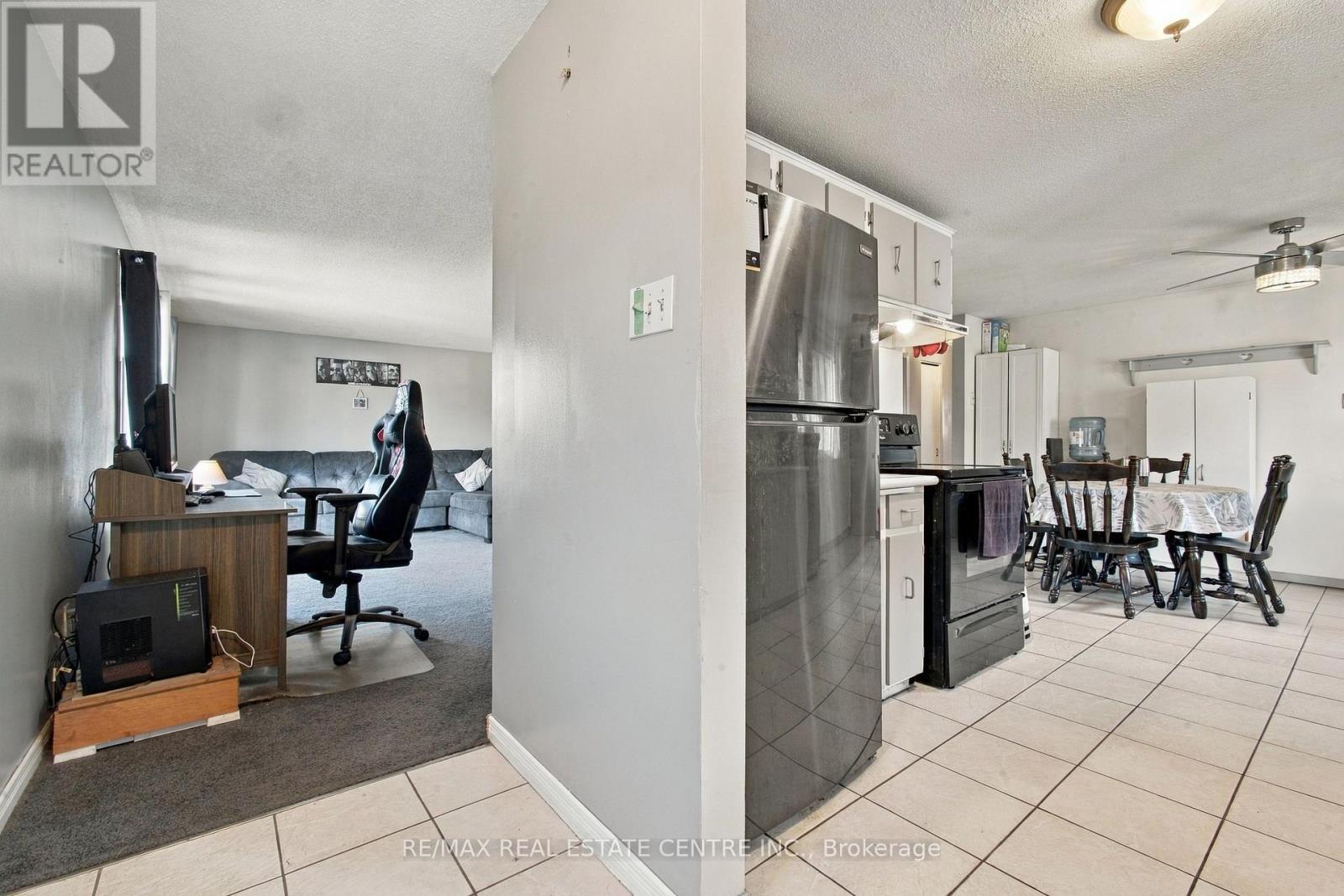 135 Cedarhill Crescent, Kitchener, ON photo 4