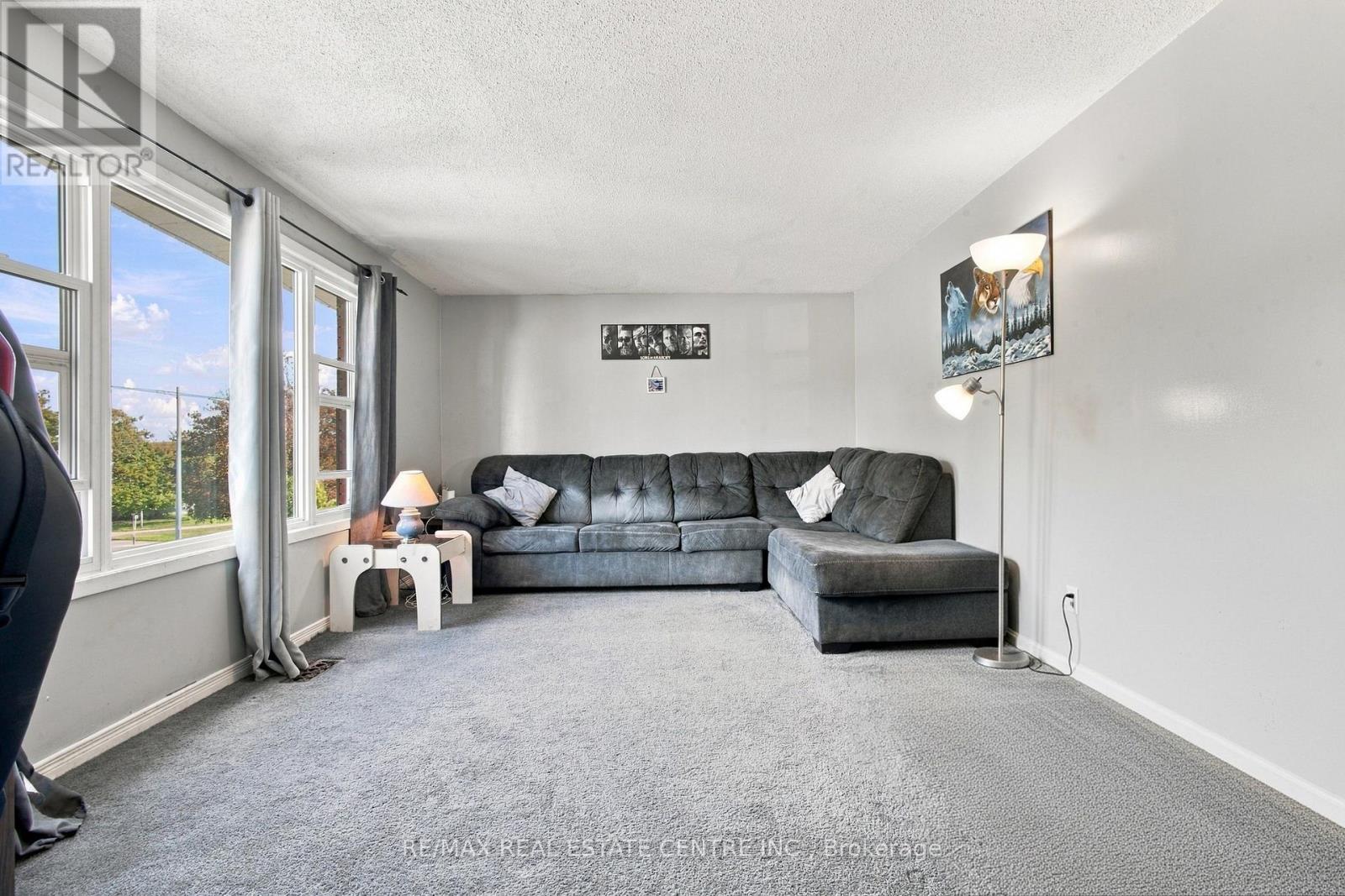 135 Cedarhill Crescent, Kitchener, ON photo 6