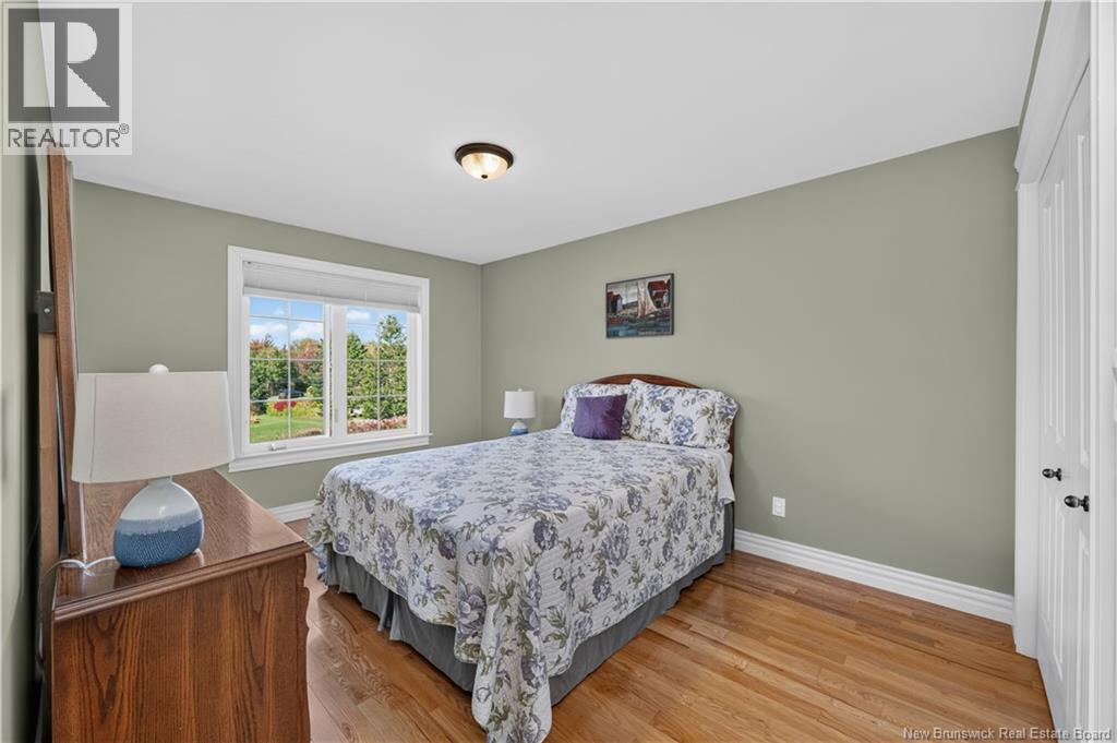 3 Helene Road - 24