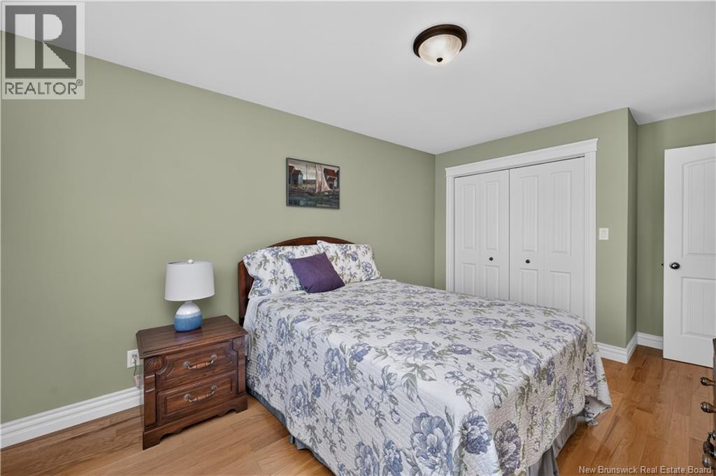3 Helene Road - 25