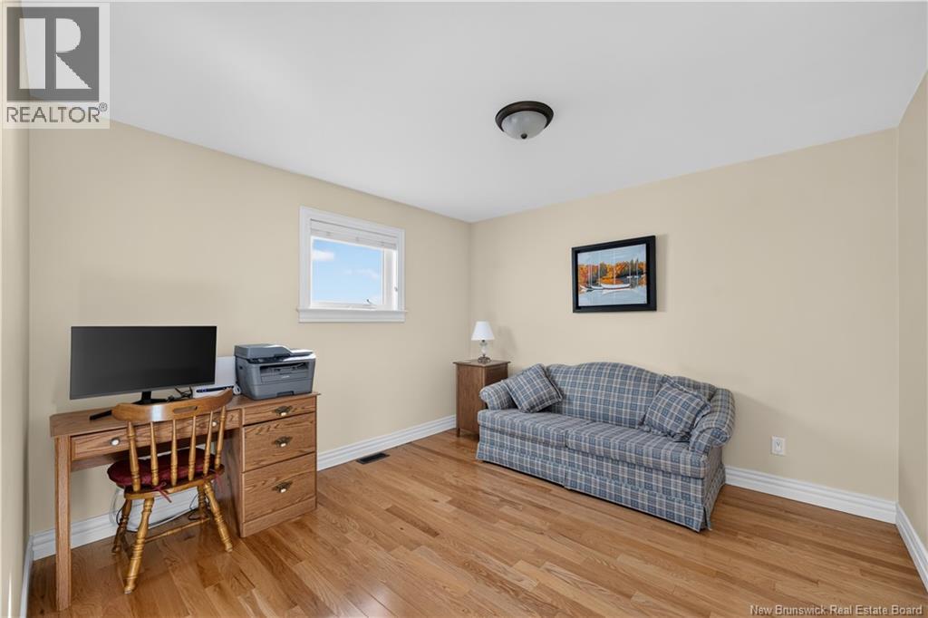 3 Helene Road - 26