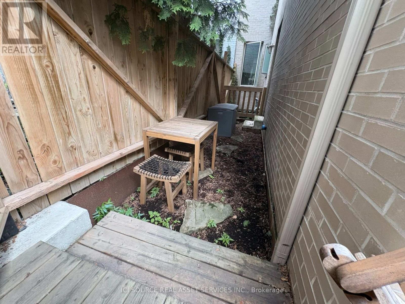 60 Beverley Street — photo 15