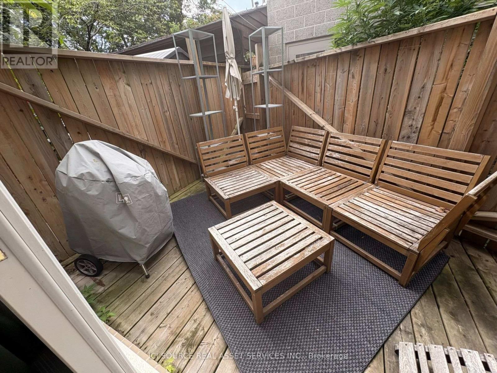 60 Beverley Street — photo 17