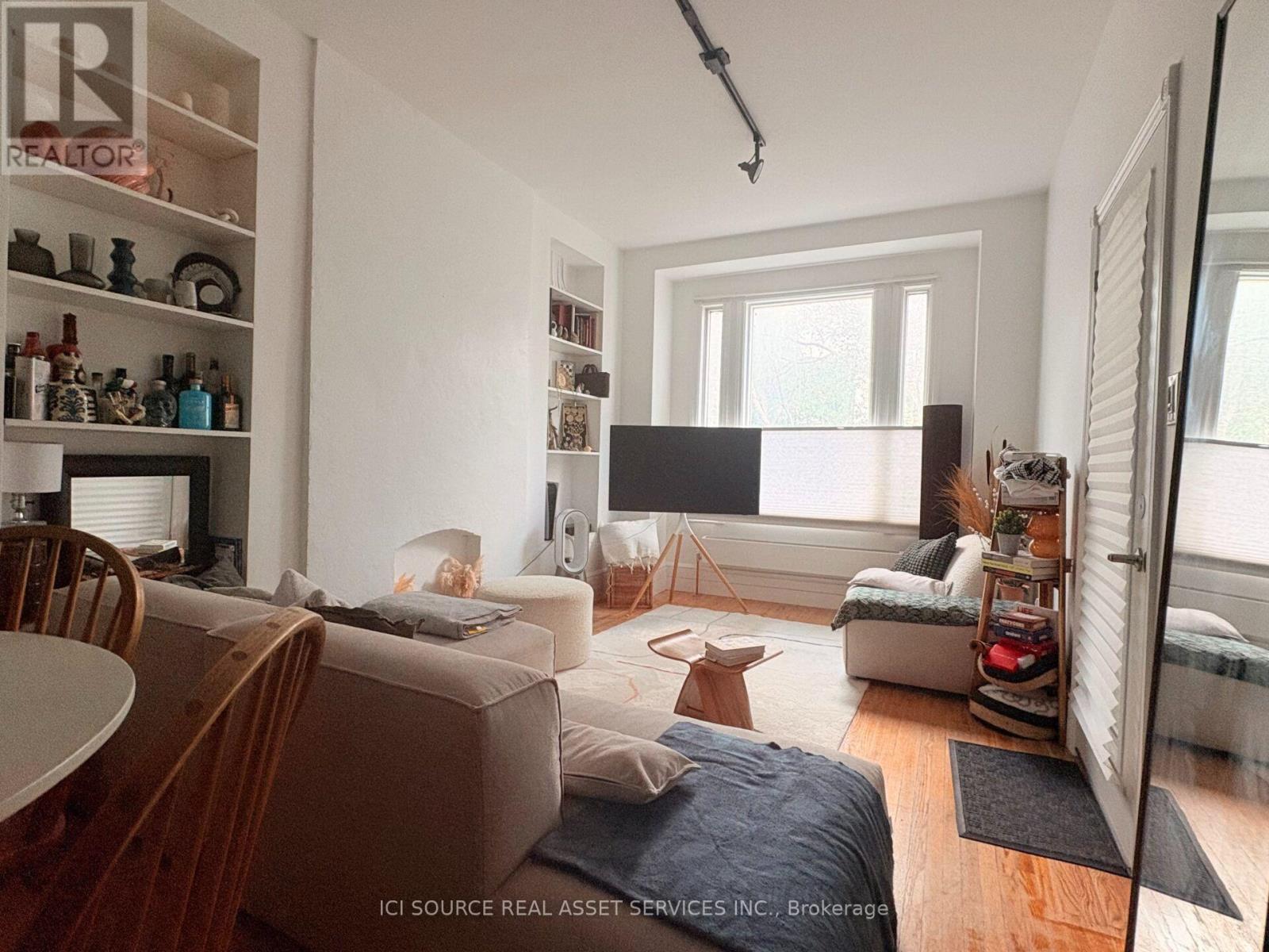 60 Beverley Street — photo 19