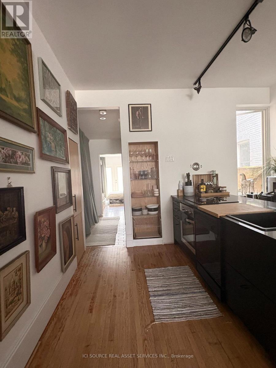 60 Beverley Street — photo 20