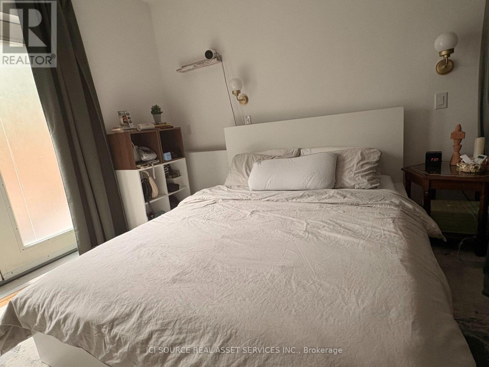60 Beverley Street — photo 27