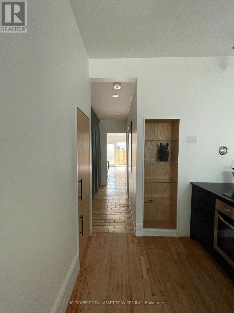 60 Beverley Street — photo 7