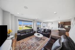 37 Hughes Crescent, Winnipeg, MB R3Y2B6 Photo 21