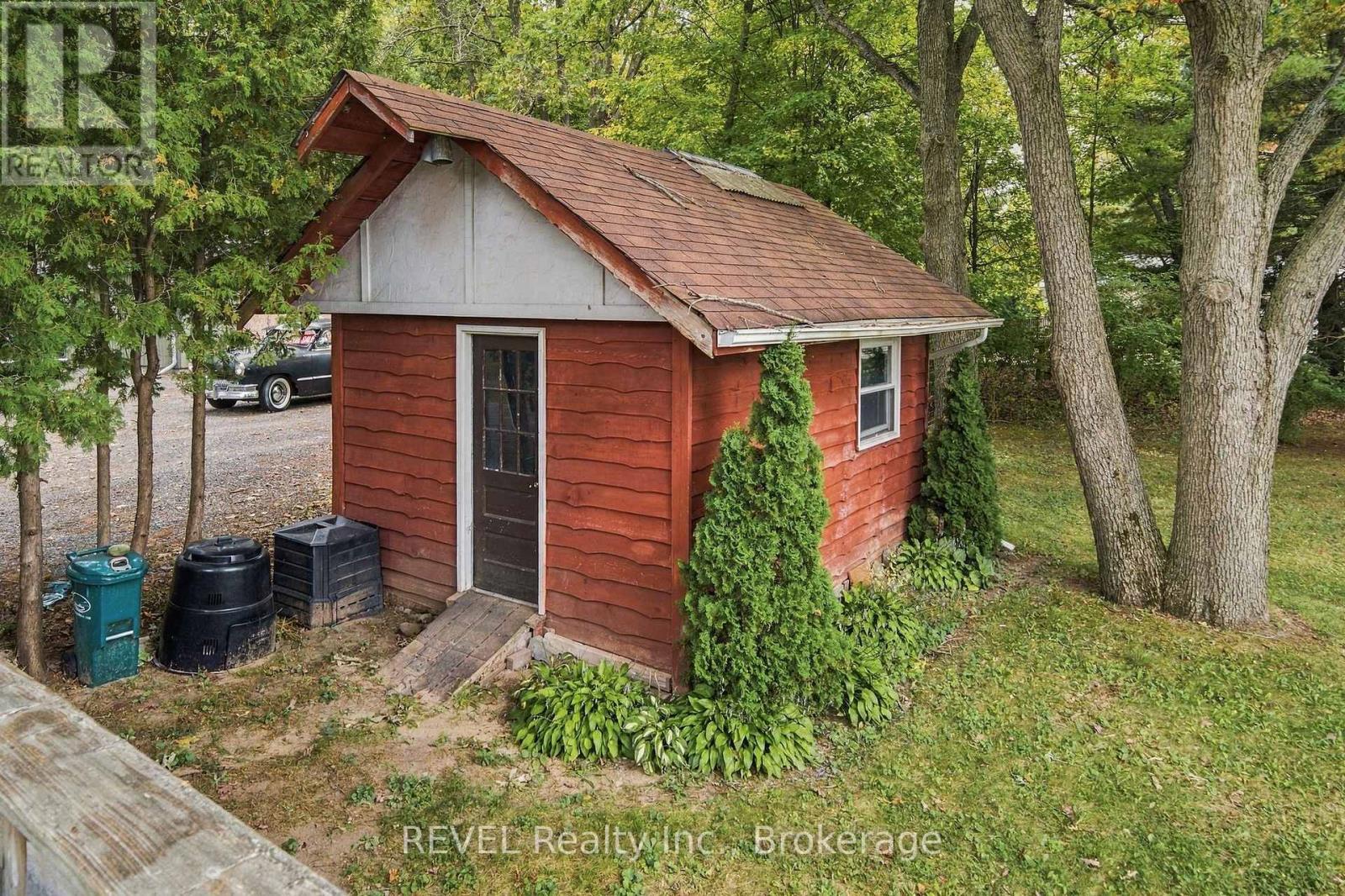 17527 Telephone Road, Quinte West, ON photo 46