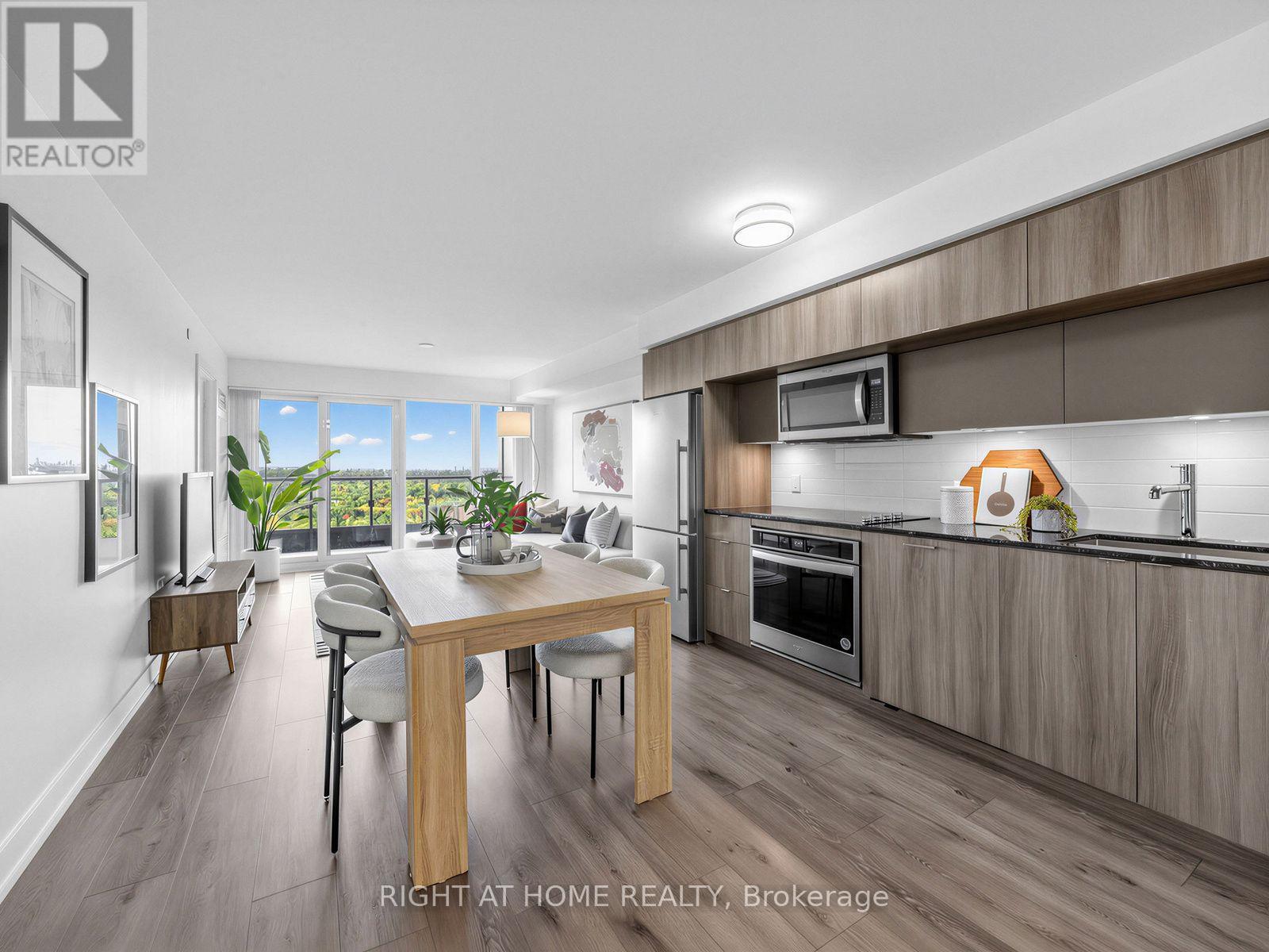 2423- 585 Bloor Street East, Toronto, ON