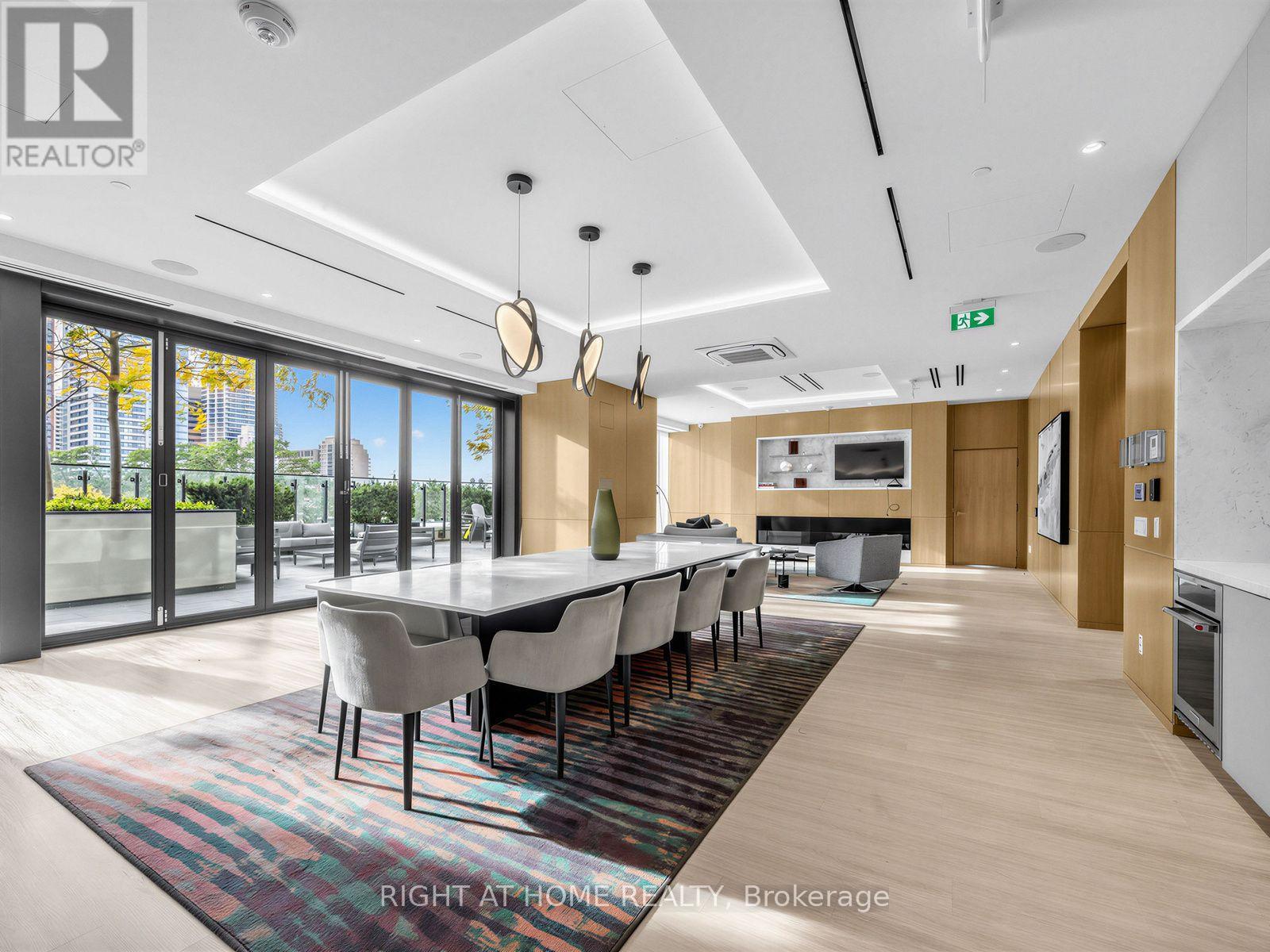 2423- 585 Bloor Street East, Toronto, ON photo 19