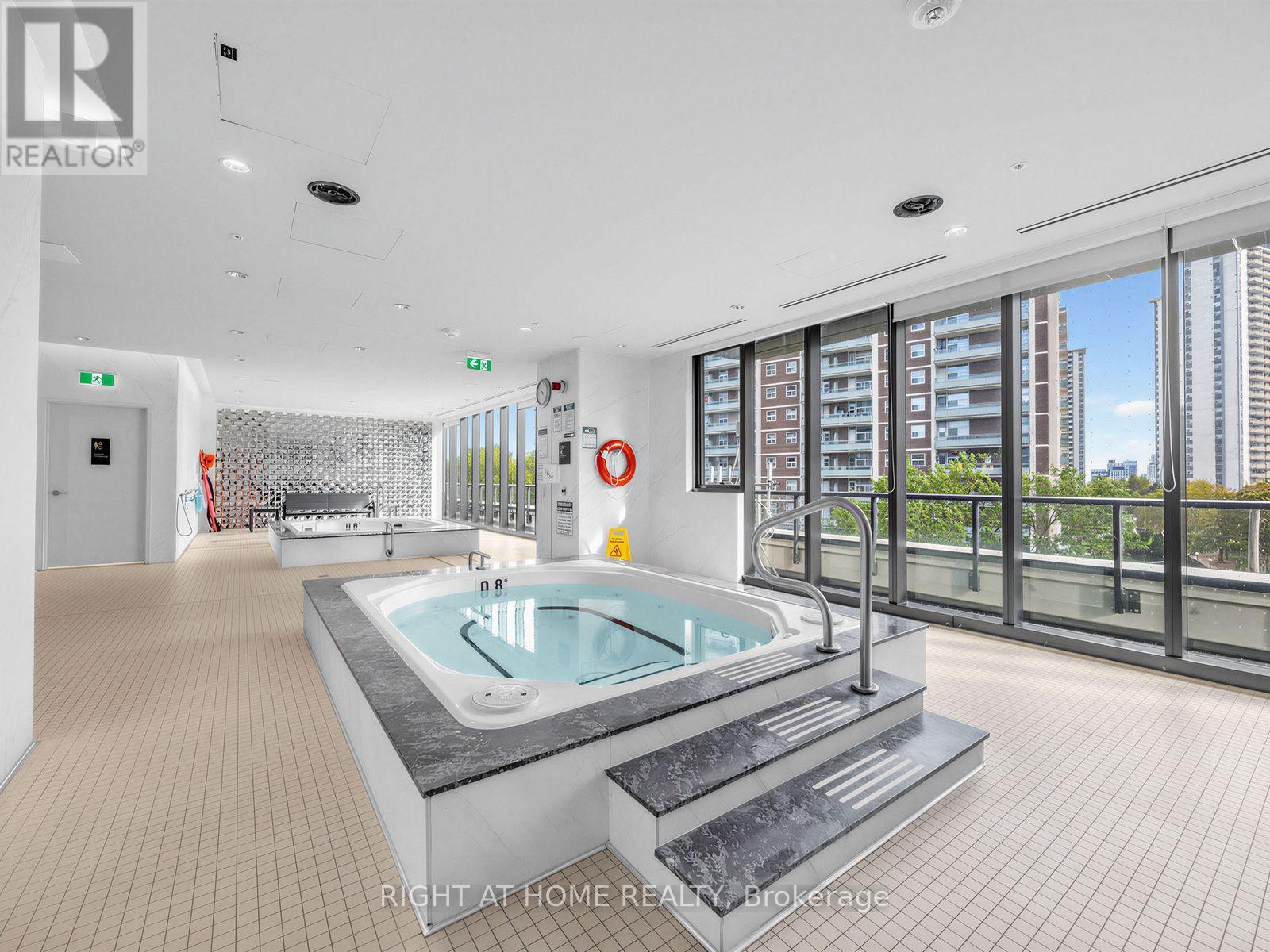 2423- 585 Bloor Street East, Toronto, ON photo 20