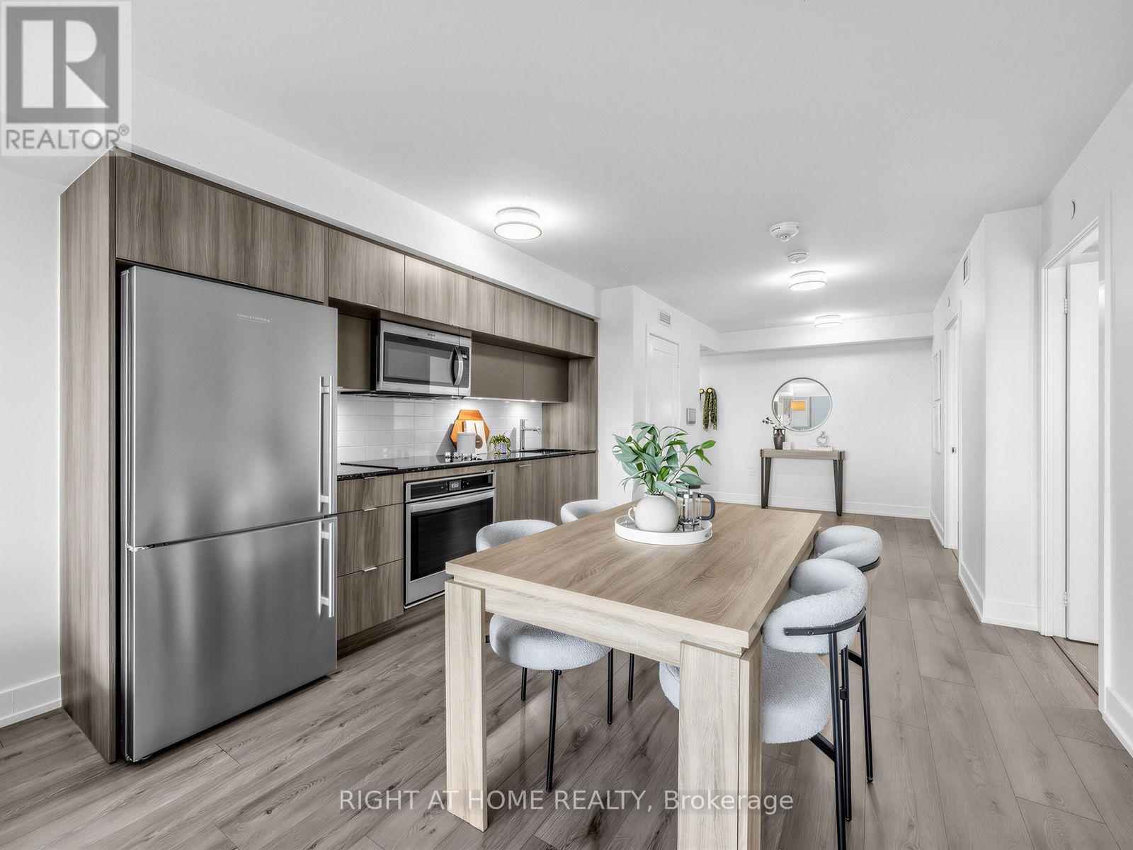 2423- 585 Bloor Street East, Toronto, ON photo 6