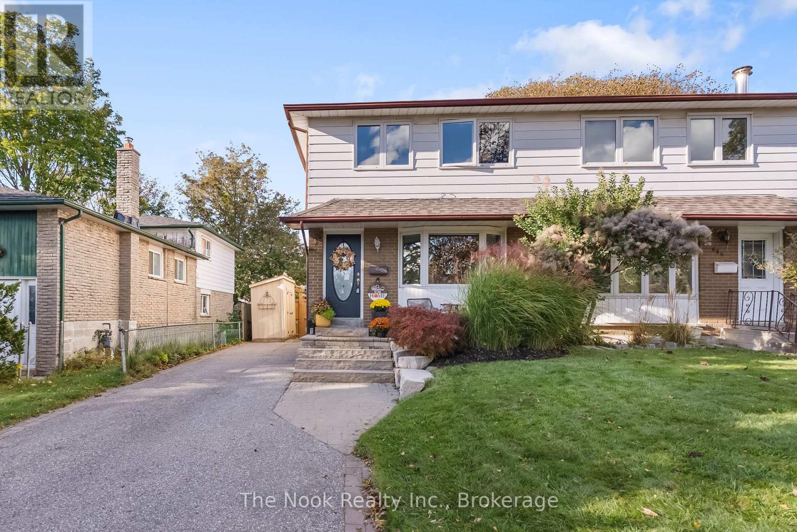 648 Berwick Crescent, Oshawa, ON photo 2