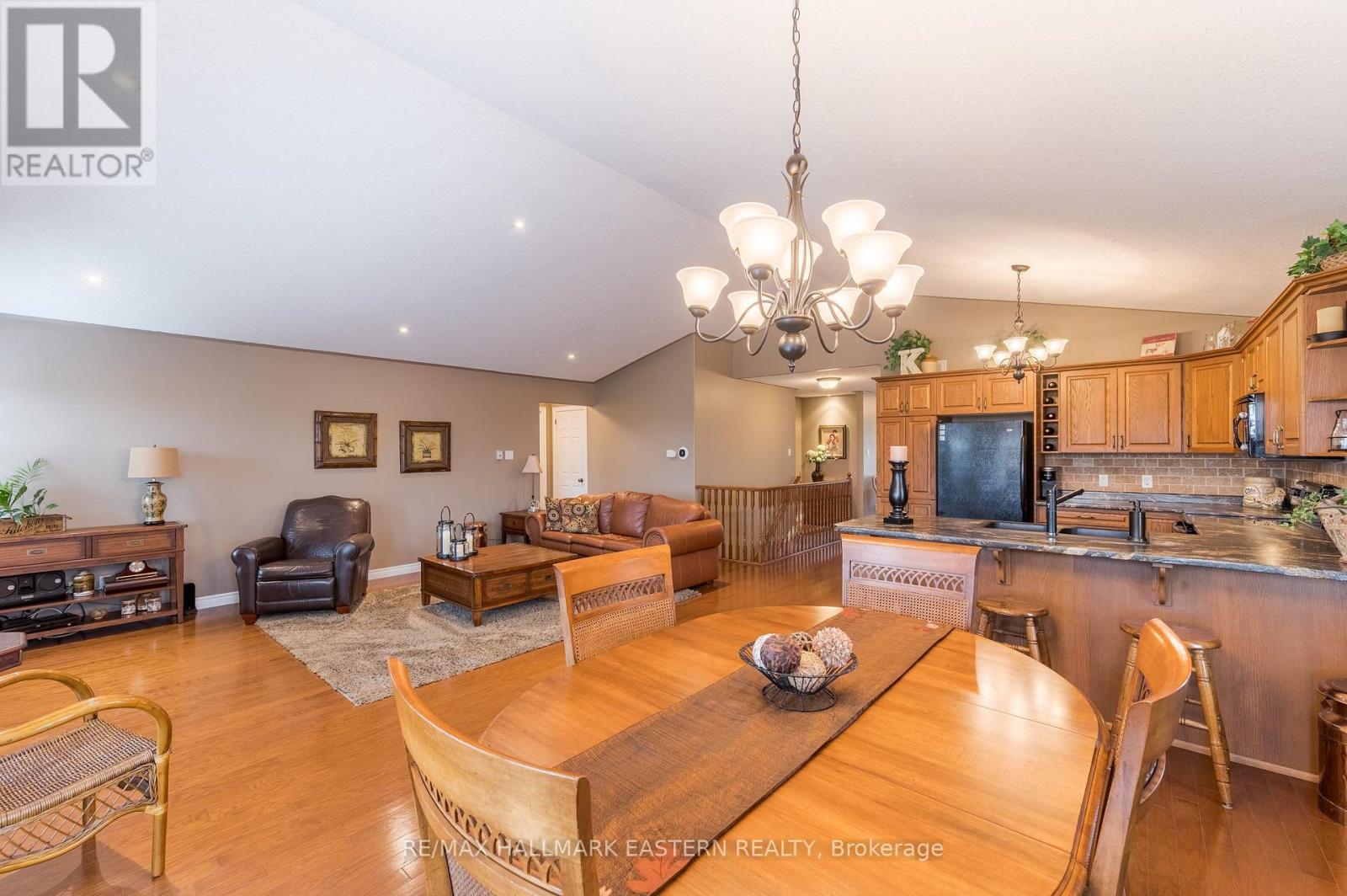 748 Overend Gardens, Peterborough, ON photo 16