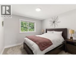 32 Oregon Rd, Campbell River, BC V9W5T1 Photo 14
