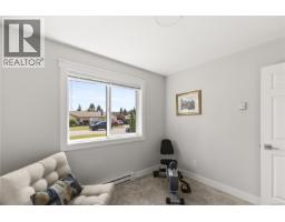 32 Oregon Rd, Campbell River, BC V9W5T1 Photo 17