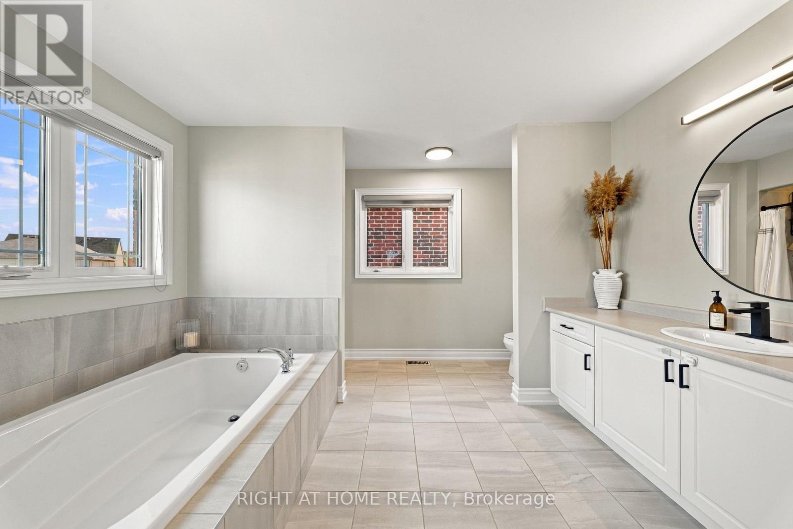 218 Blue Dasher Boulevard, Bradford West Gwillimbury, ON photo 25