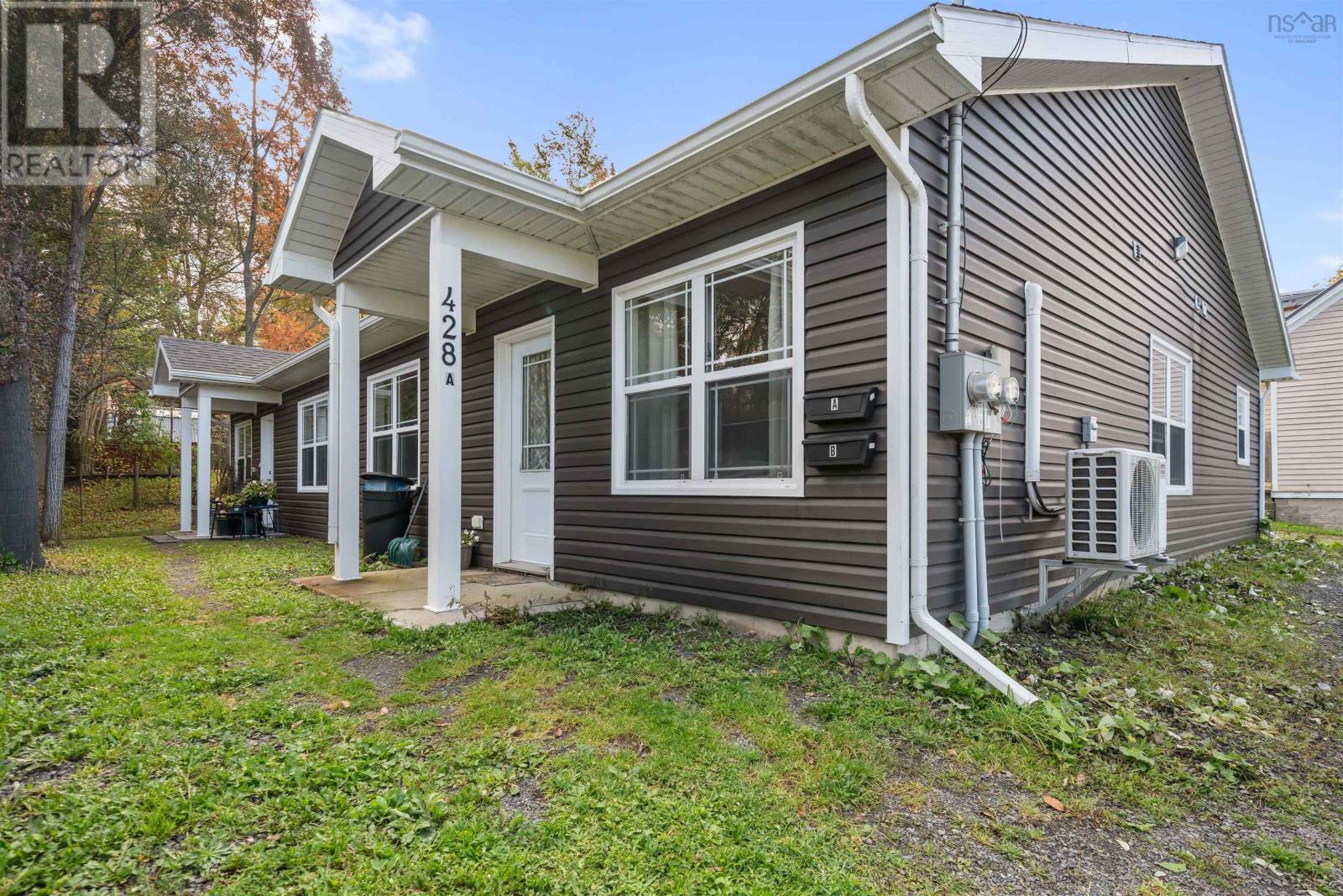 428 Stewart Street - 1
