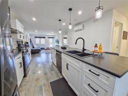 14 Dietrich Bay, Brandon, MB R7B4K4 Photo 11