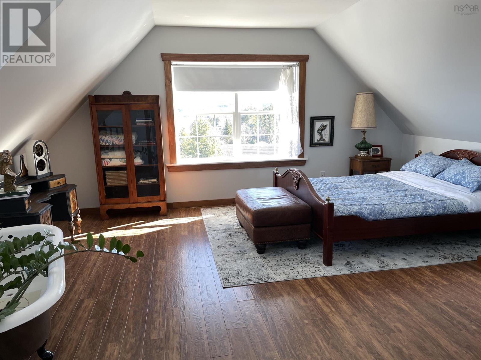 10198 Grenville Street - Image 13