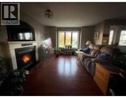 Dining room - 5022 9 Avenue, Edson, AB T7E1E8 Photo 9