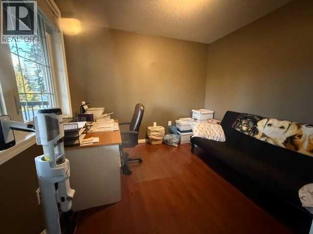 5022 9 Avenue - 11