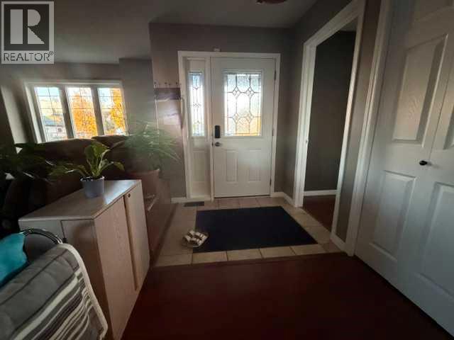 5022 9 Avenue - 10