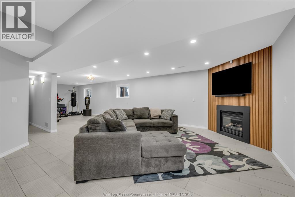 389 Donlon — photo 28