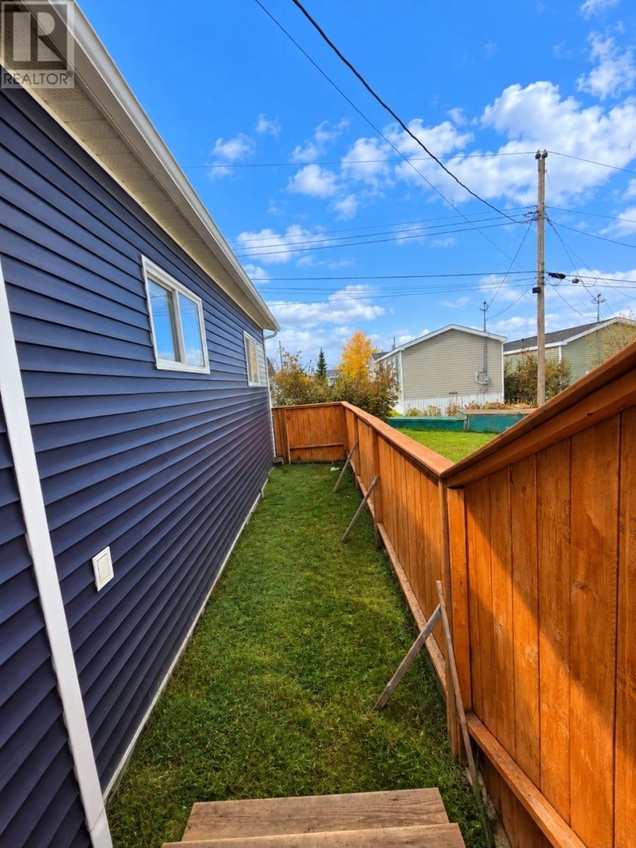 5 Squires Avenue - 16