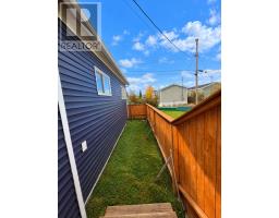 5 Squires Avenue thumbnail 16