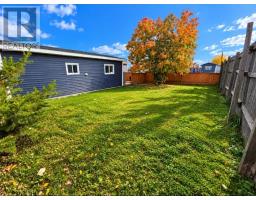 5 Squires Avenue thumbnail 4