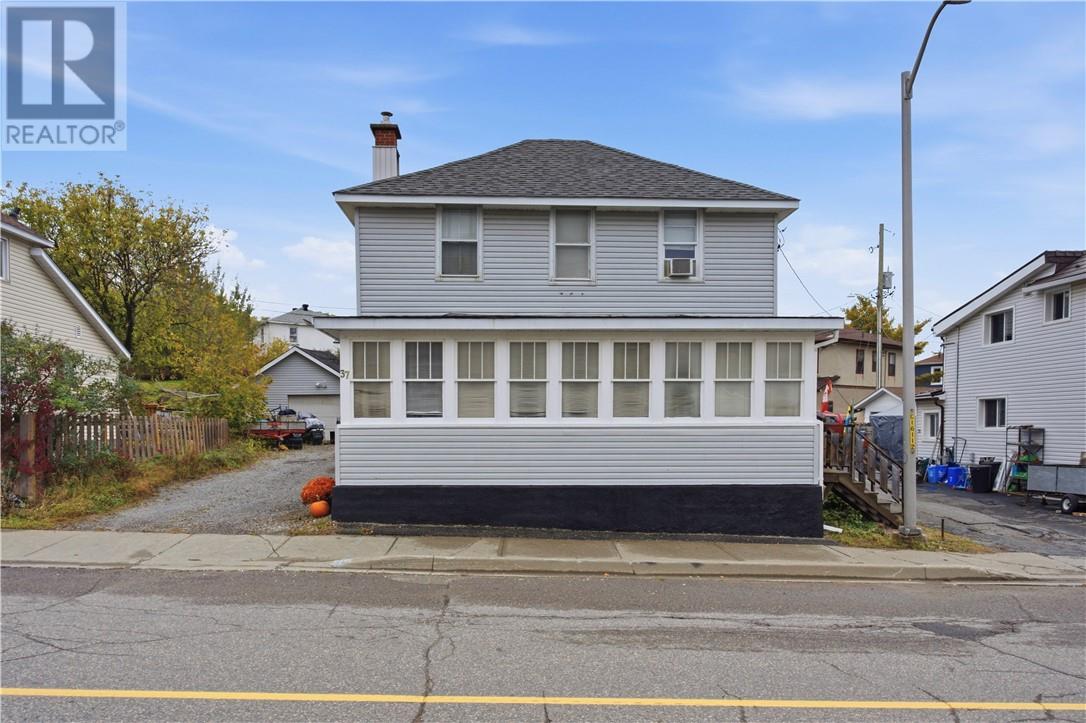 37 Diorite Street - 2