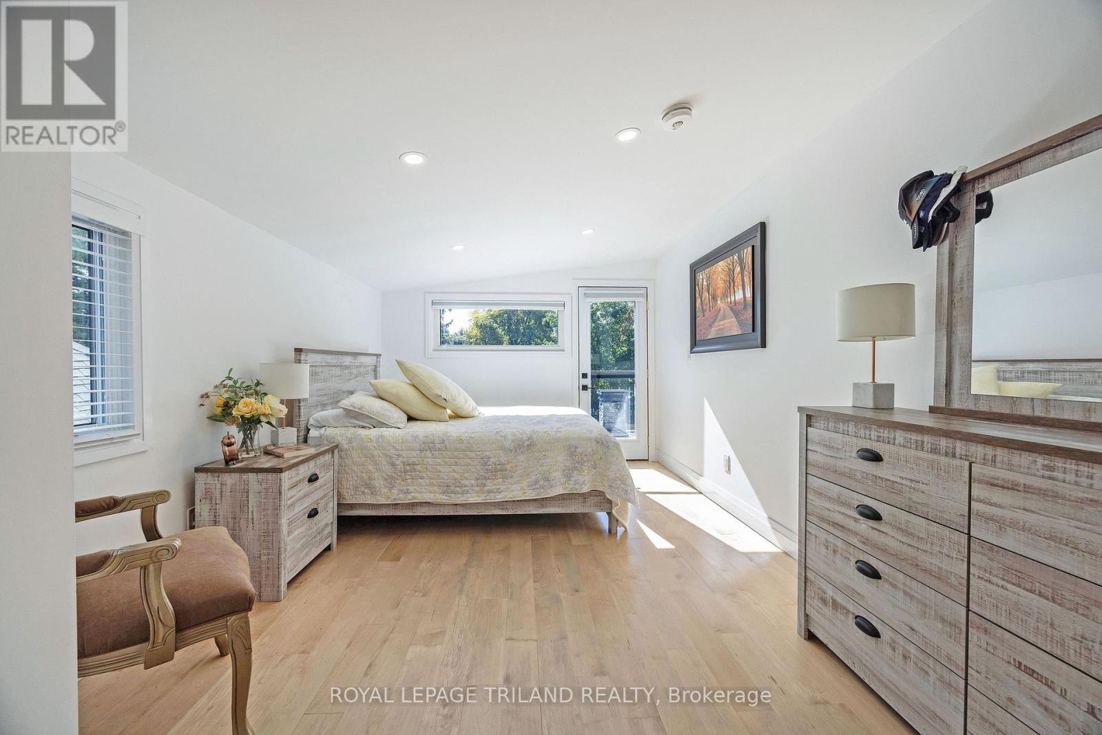 349 EMERY STREET E - 29