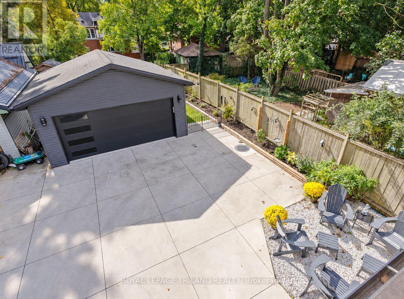 349 EMERY STREET E - Image 33