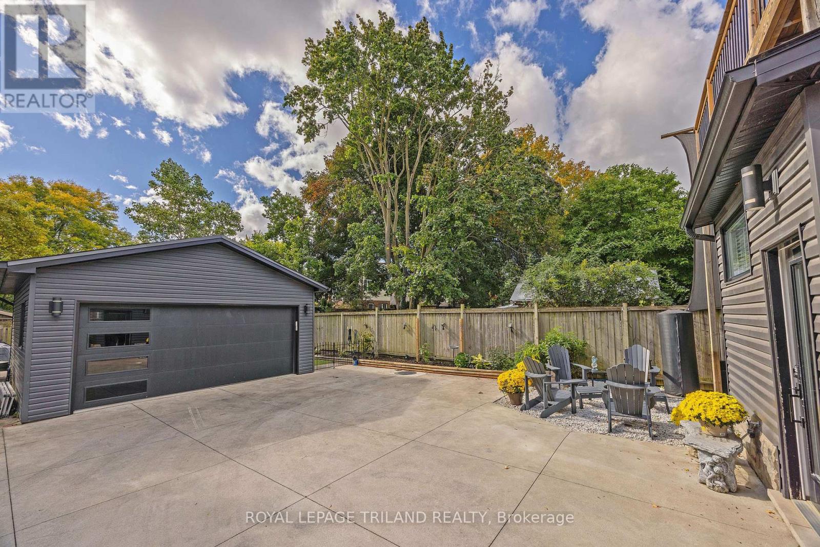 349 EMERY STREET E - Image 34