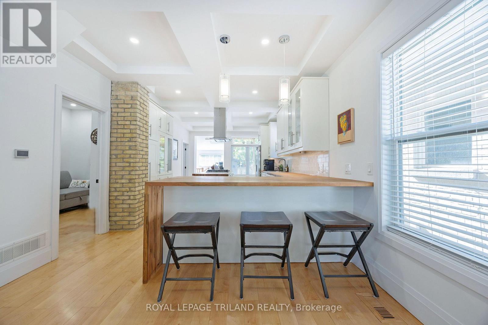 349 EMERY STREET E - Image 9